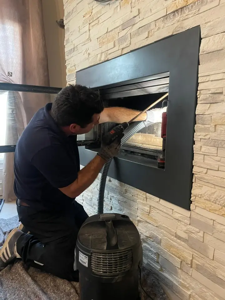 Ramonage d'un poêle à granulés par Bois, Flamme & Granulés à Castelnaudary