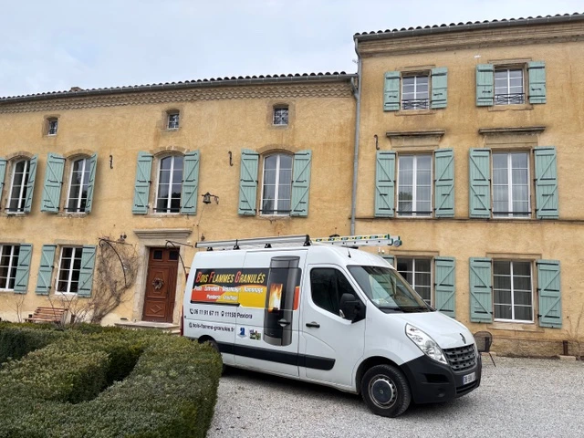 Ramonage d'un foyer ouvert - Domaine de Camboyer, Montferrand (Aude)